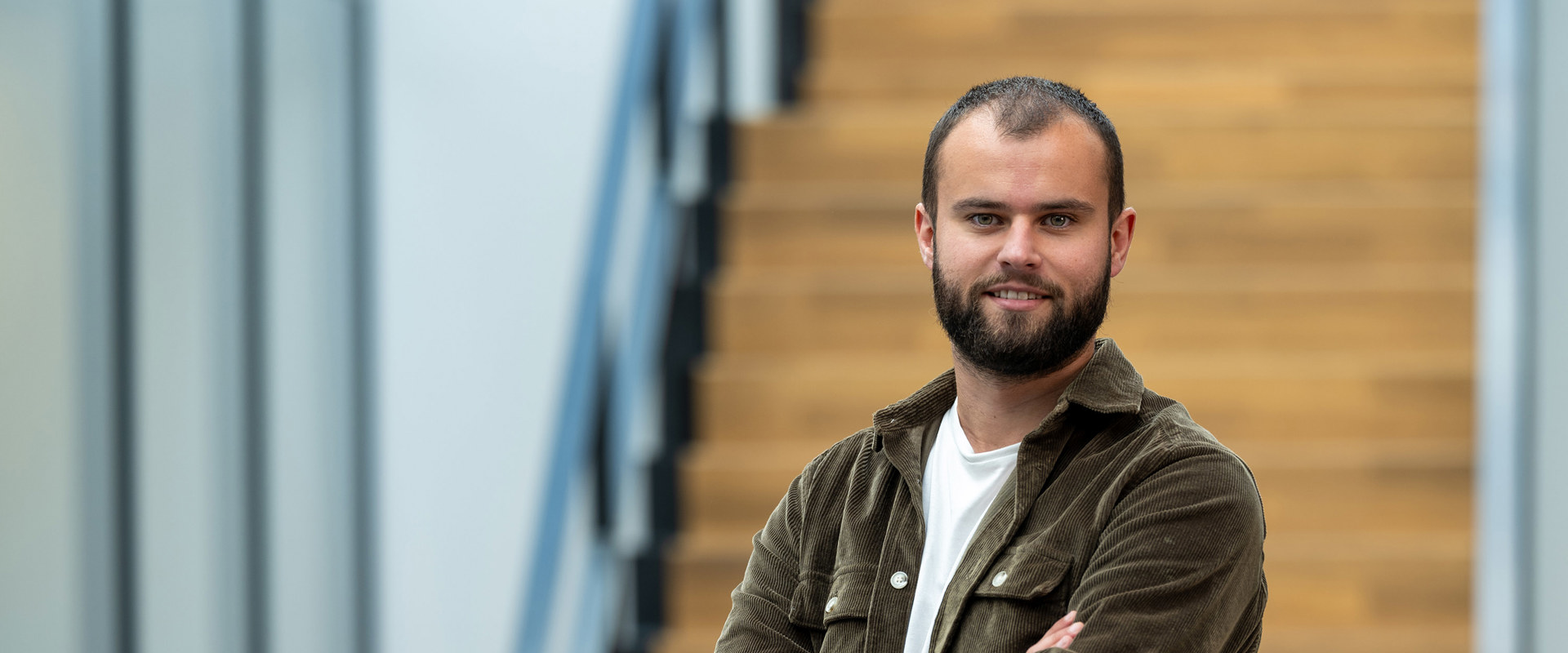 Analyseren en anticiperen op de ontwikkelingen in de kantpersmarkt om omzet te vergroten.