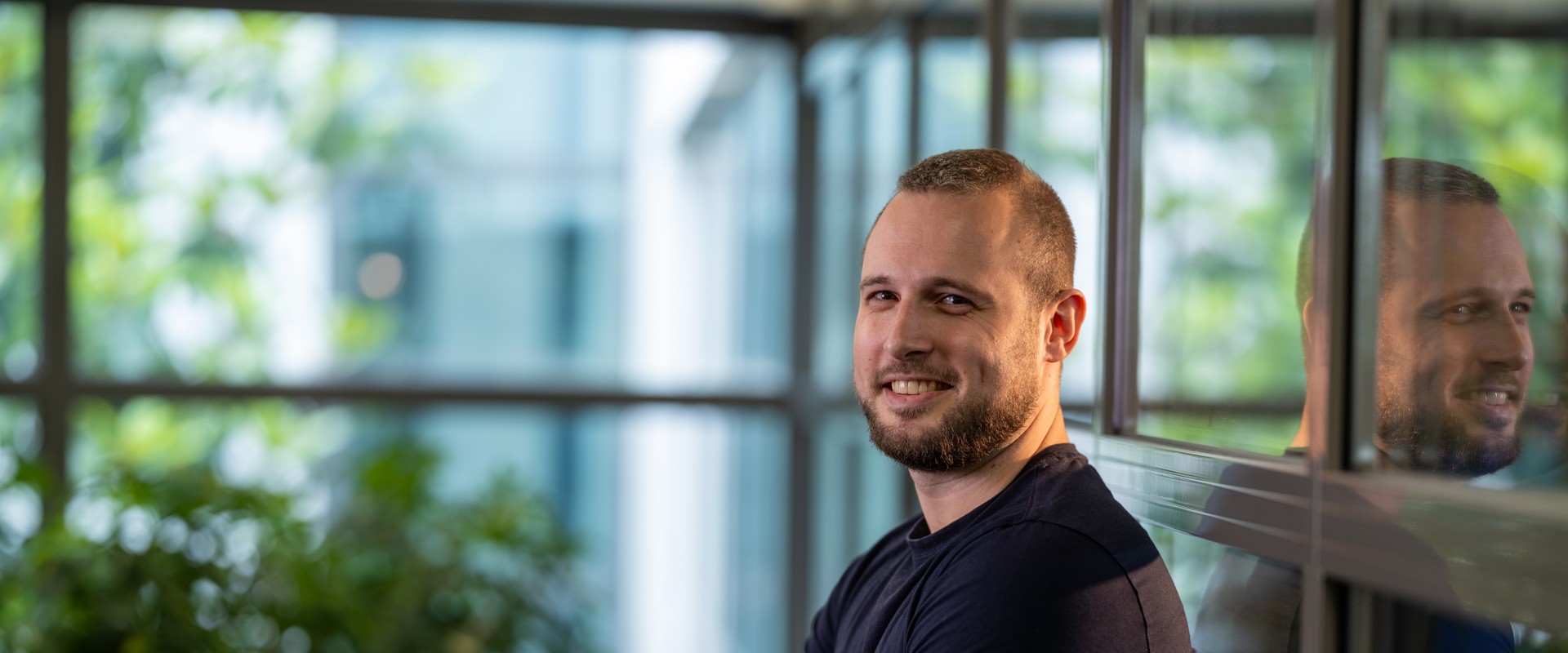Het werken met cloudtechnologieen, zoals Microsoft 365, Azure en Intune met de IT systemen die onze productieomgeving ondersteunen